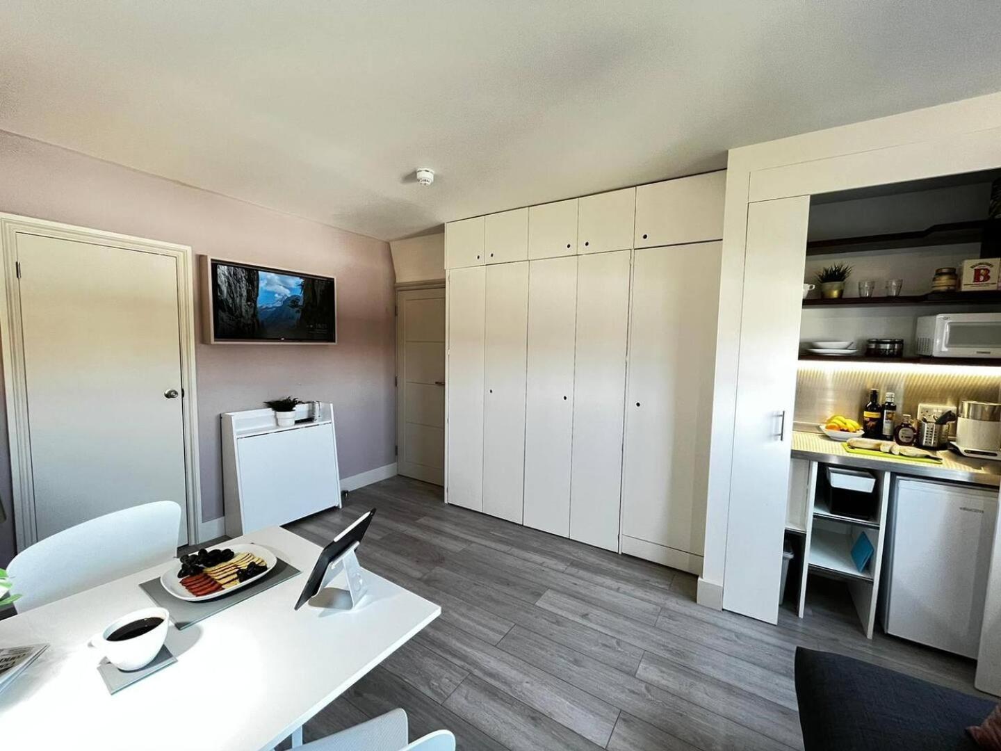Apt 12 Luxury Living Chic Studio Steps From Beach Brighton Exterior photo